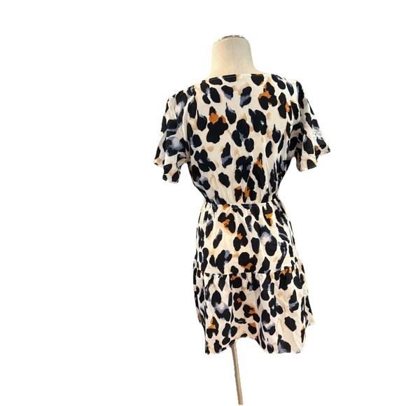 Womens A-Line Dress Small White Leopard Print V-Neck Short Sleeve Pullover - Picture 6 of 9